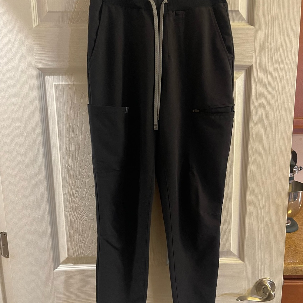 Fabletics Black Women’s Jogger Scrub pants with Grey Drawstring